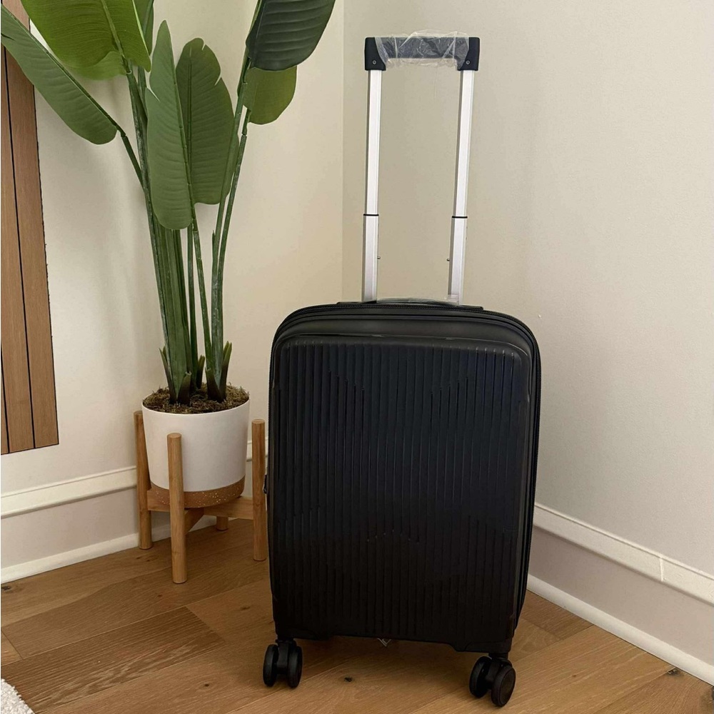 Carry on Luggage Hand Carry-On Bag – Lightweight & Durable brand new